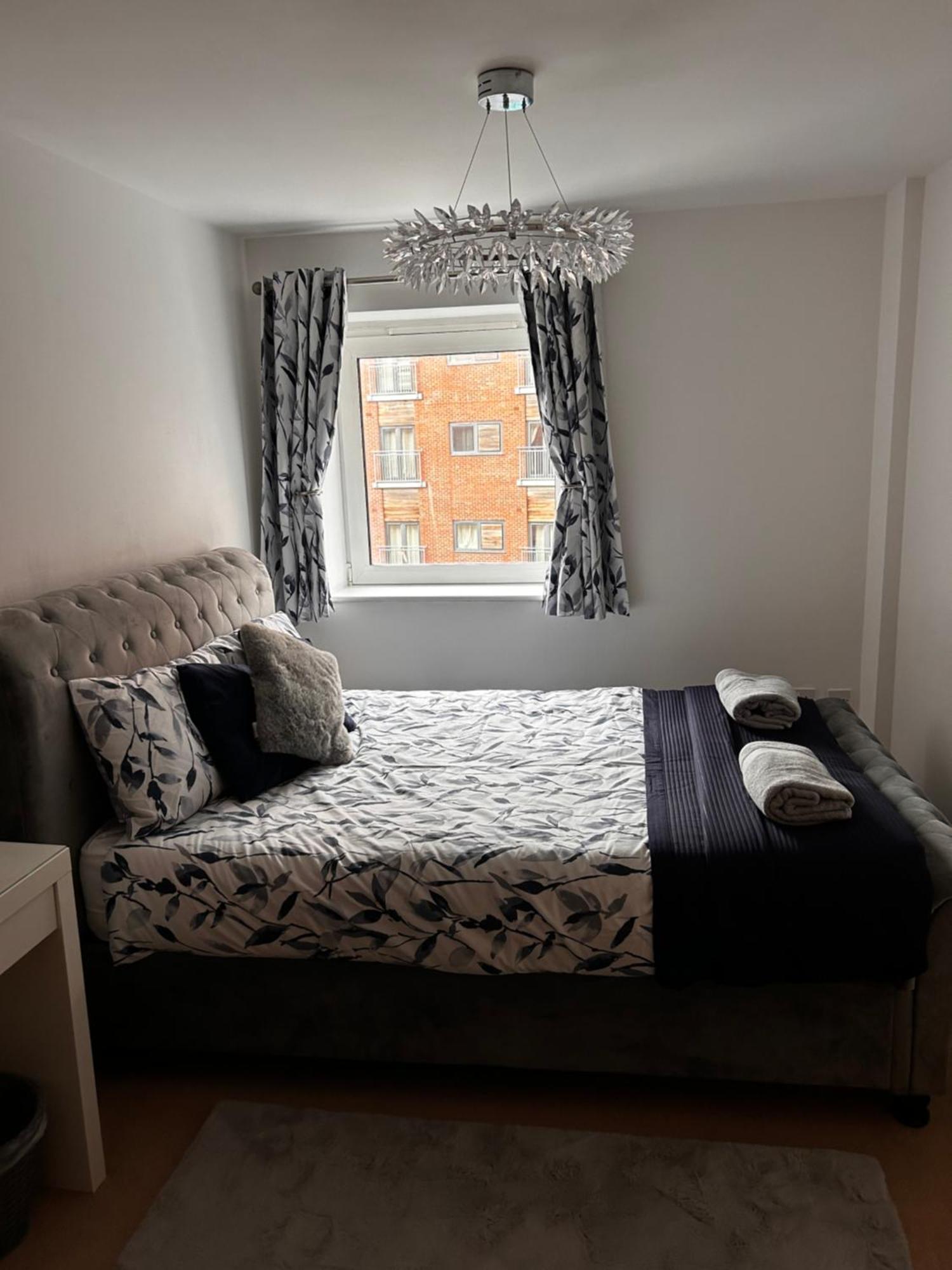 City Centre Apartment. Рексъм Екстериор снимка