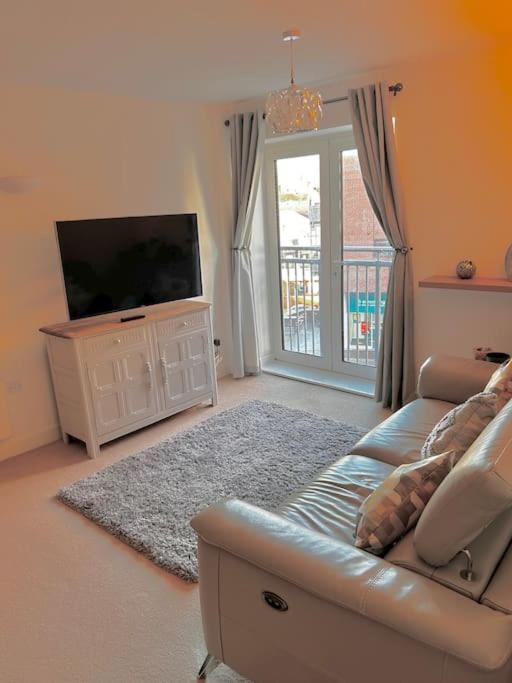 City Centre Apartment. Рексъм Екстериор снимка